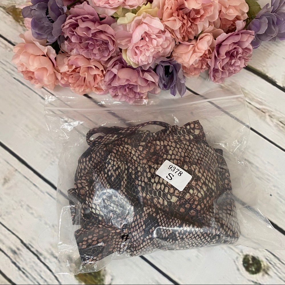 Sexy Belted Snakeskin Push Up Swimsuit - Picture 11 of 12